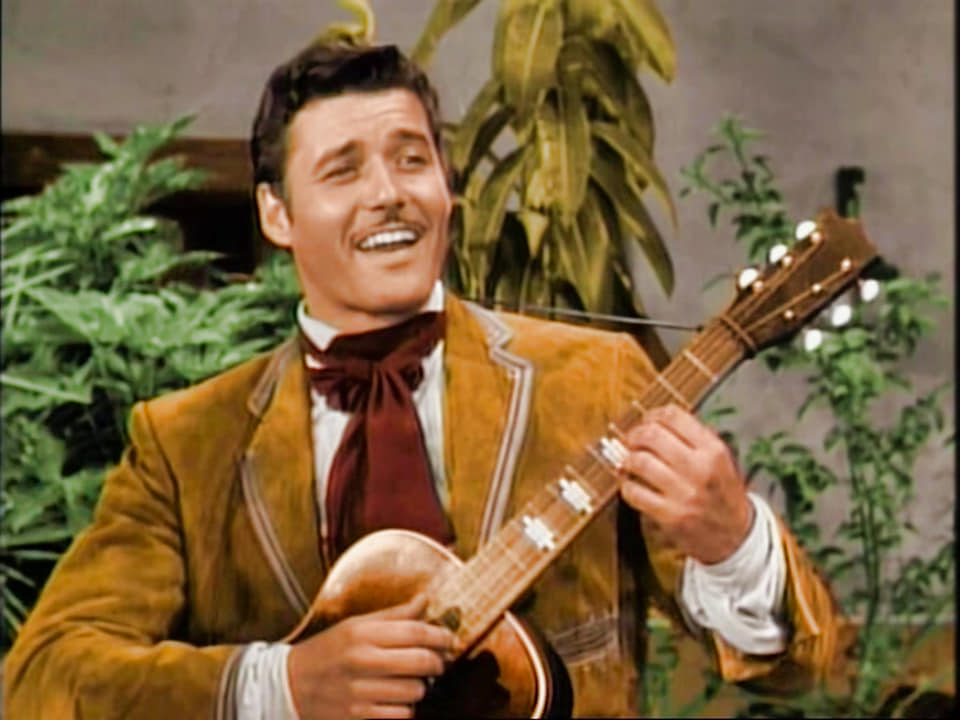 Diego z gitarą śpiewa serenedę dla Eleny Torres (Walt Disney Zorro) - Diego sings a sereneda with a guitar for Elena Torres