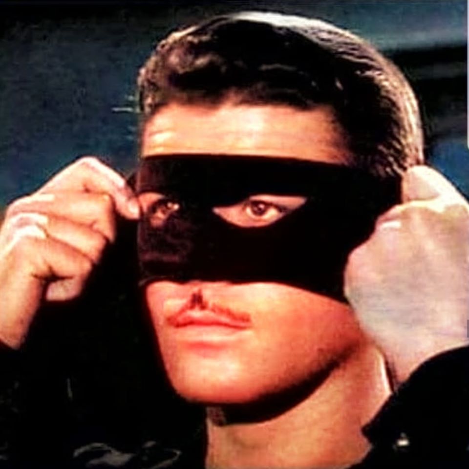 Zorro w Walt Disney Zorro nosił maskę na same oczy