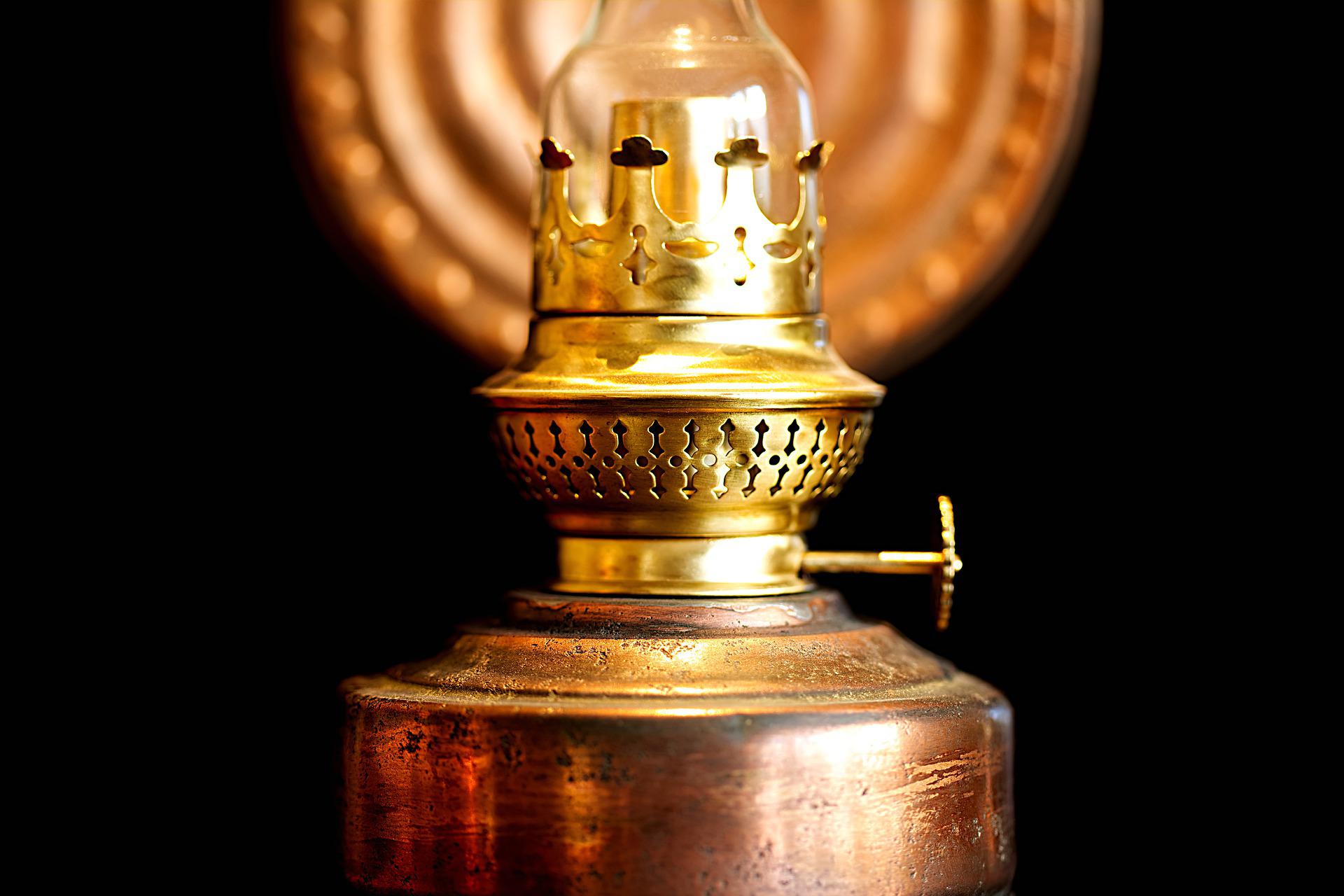 Pierwsza na świecie lampa naftowa - historia, konstrukcja i Ignacy Łukasiewicz